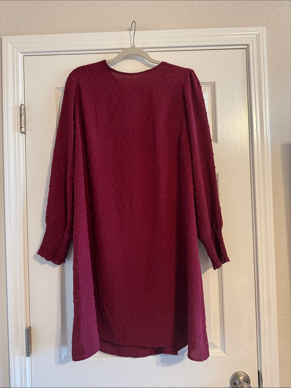 Women’s Textured Long Sleeve Shift Dress in Wine